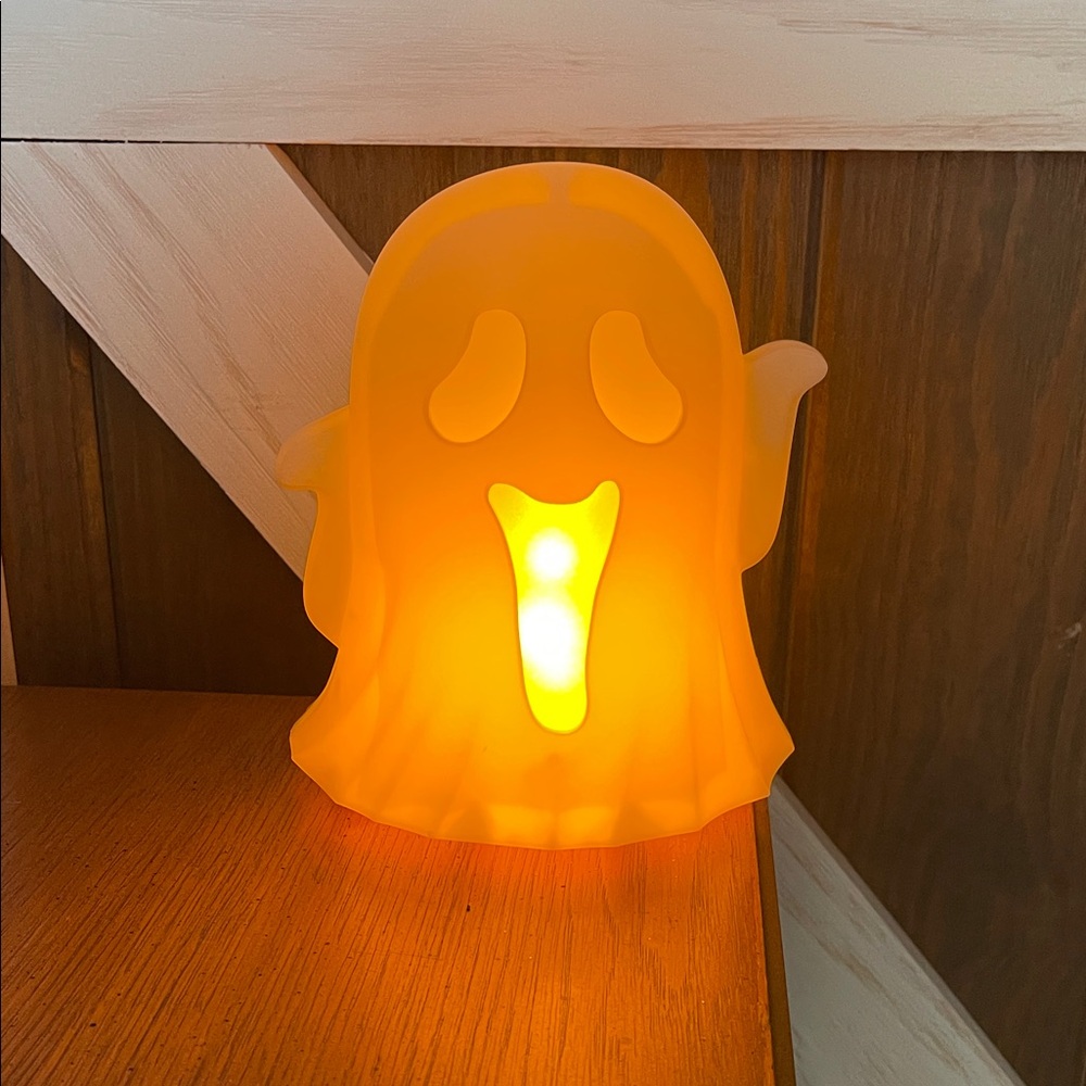 Glowing Ghost Lamp